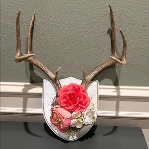 Rustic Floral Authentic Eight Point Antler Wall Decor in Pink and White